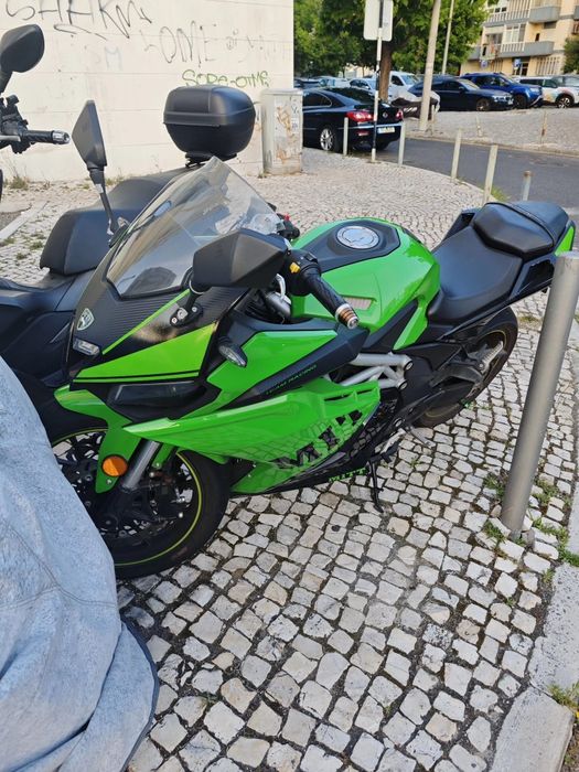 Moto desportiva MITT 400 cc