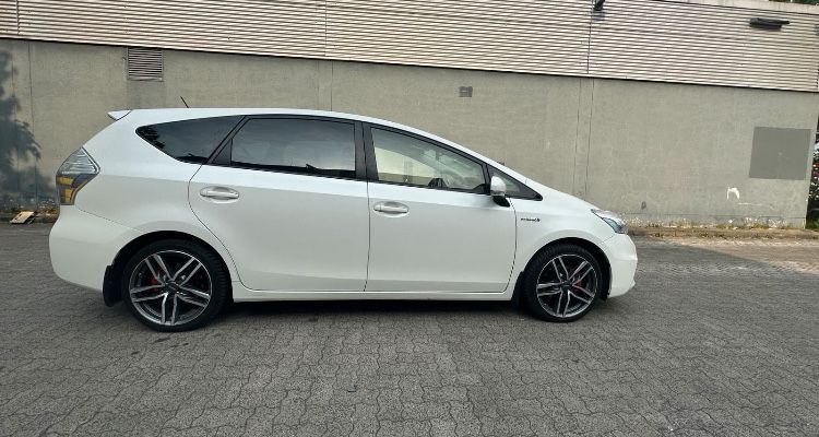 2013r Toyota Prius + plus z niemiec 189 tys km 7 osób
