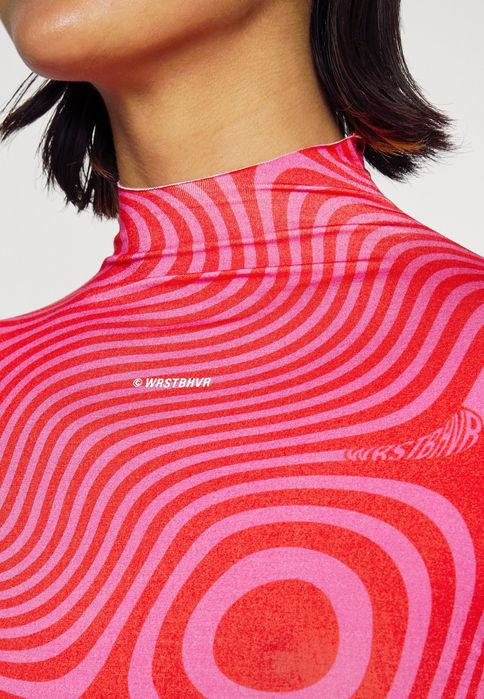 Top ze stójką WRSTBHVR 38