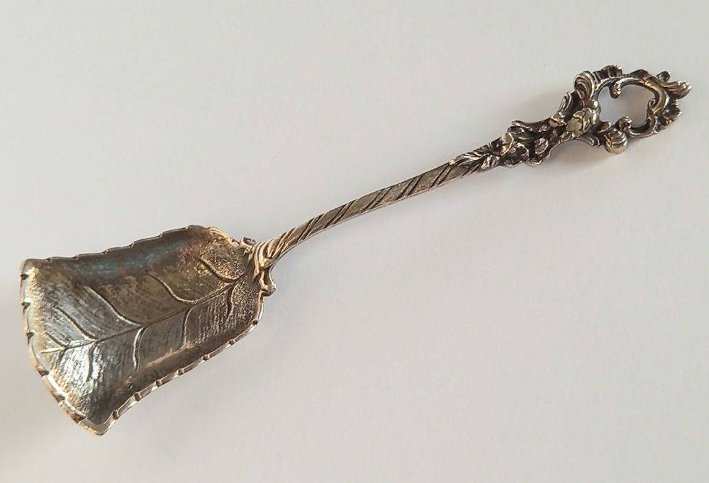 Łyżeczka, szufelka do cukru, srebro 800, pocz. XX w.