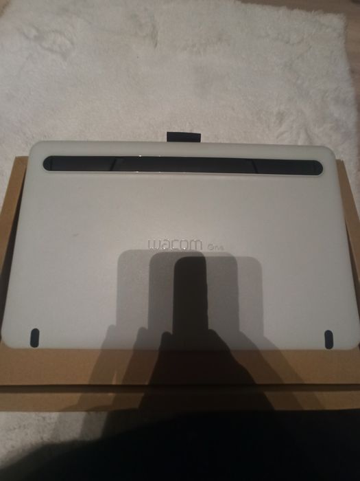Tablet graficzny Wacom® One Creative Pen Display z wyświetlaczem