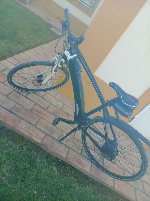 Bicicleta elétrica semi nova