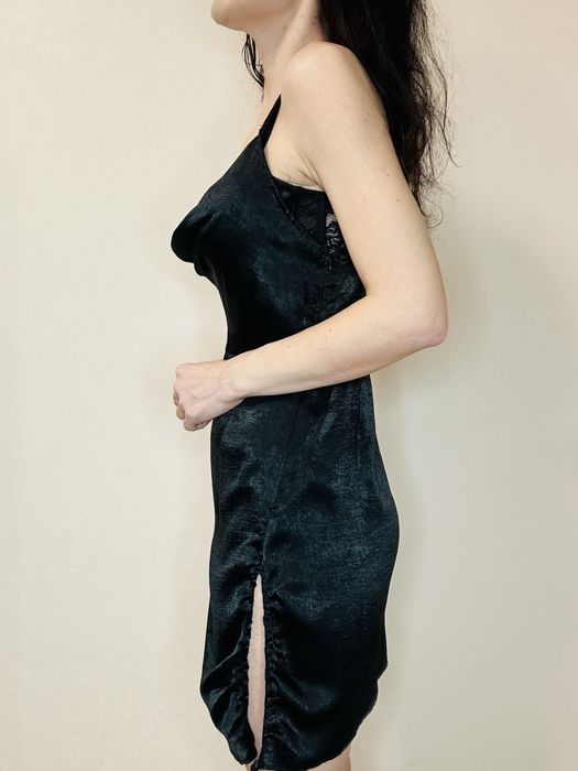 Чорна сатинова сукня міні S