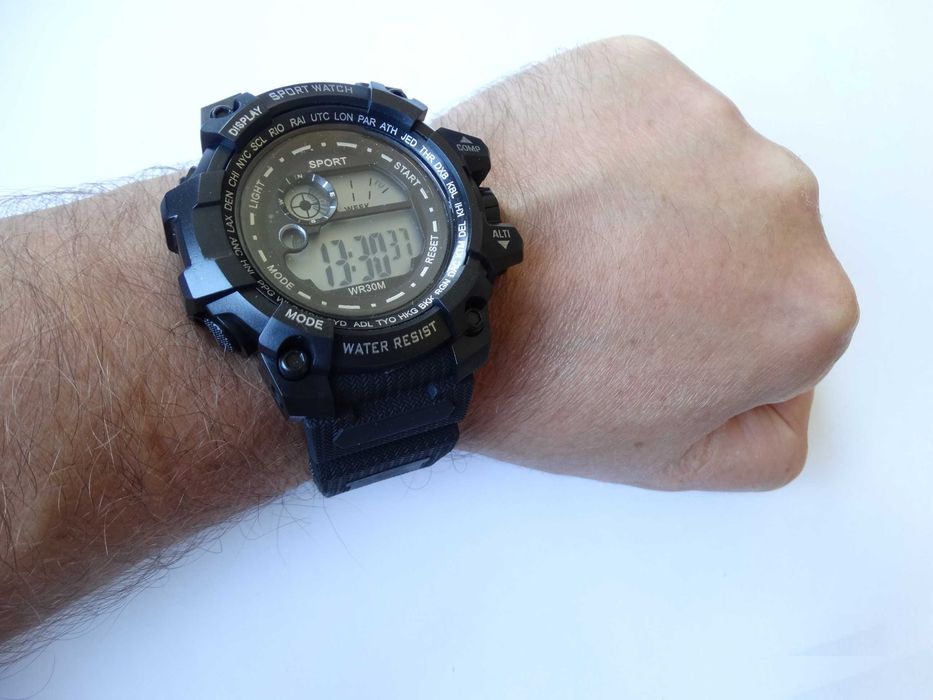 Wojskowy czarny zegarek męski elektroniczny sportowy datownik stoper