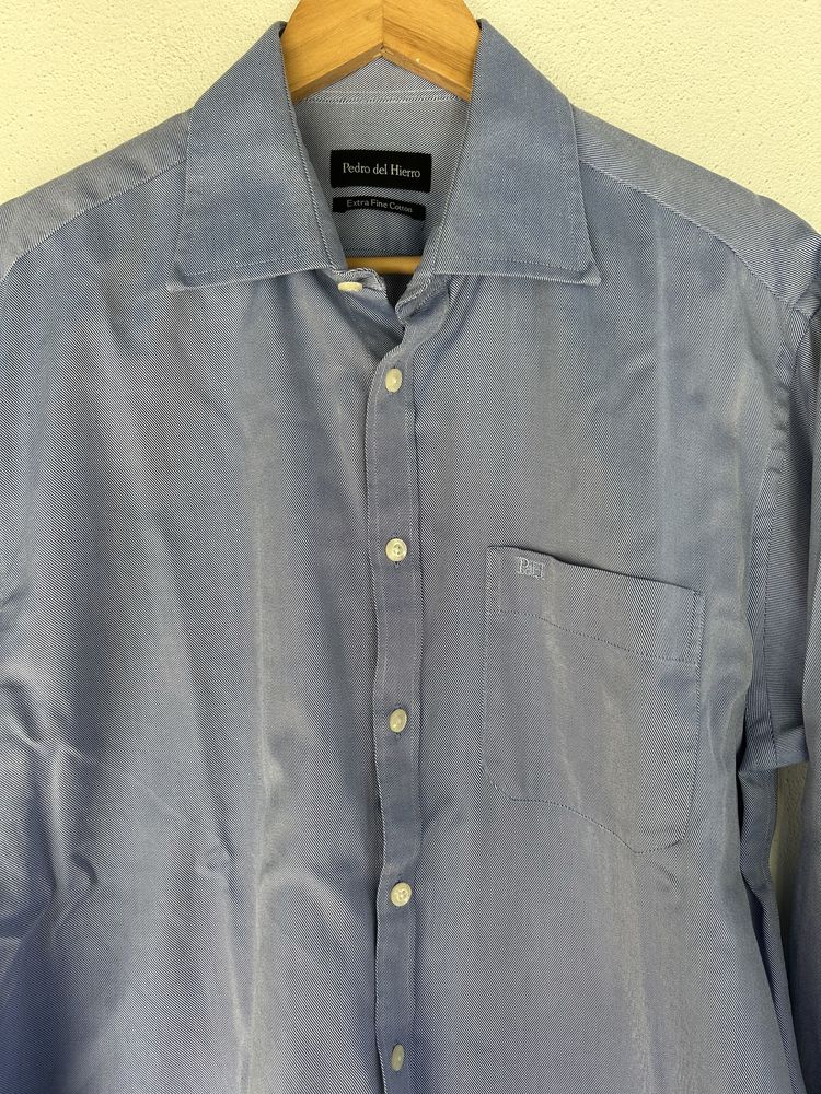 Camisa azul Pedro del Hierro com bolso