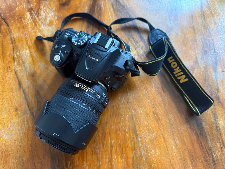 Aparat fotograficzny Nikon D5300 z obiektywem 18-105 VR