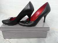 Женские черные кожаные туфли Pier Lucci размер 35