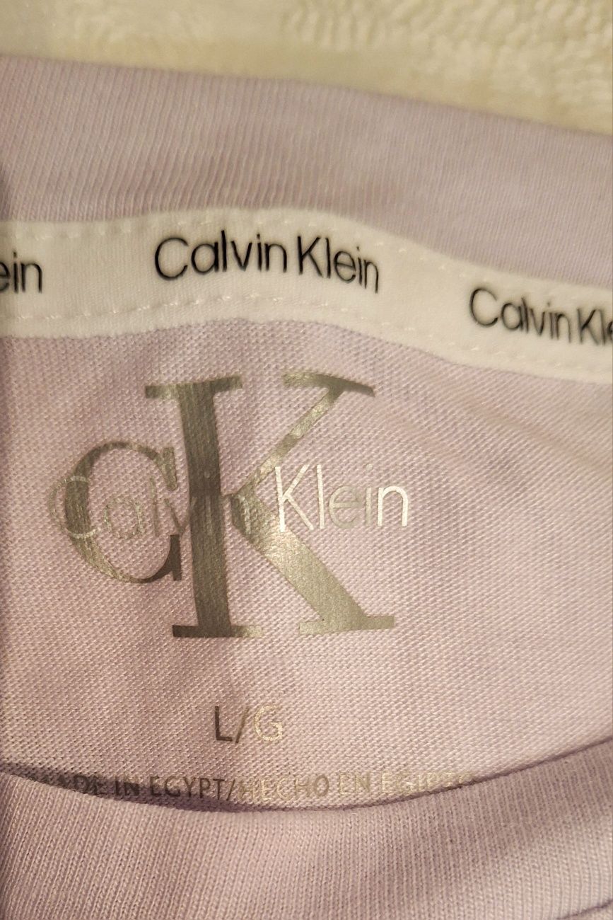 Calvin Klein nowy Tshirt jasny lawendowy
