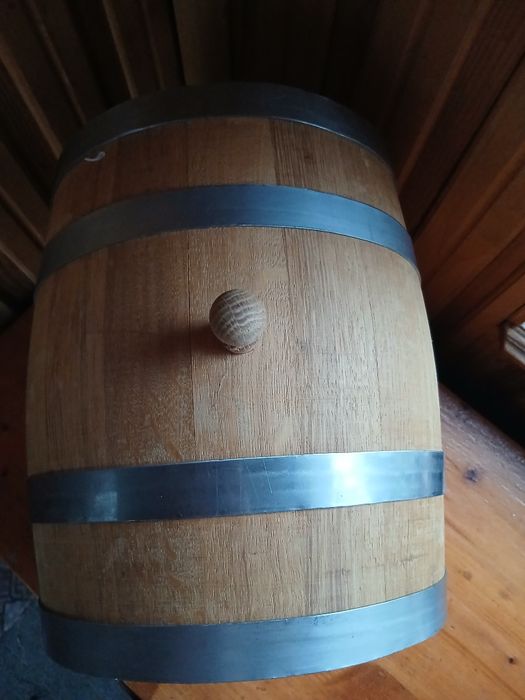 Дубова бочка 18.л з металевим краном.