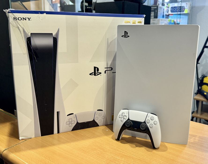 Konsola PlayStation 5 / PS5 FAT / 825GB / 1xPad + okablowanie