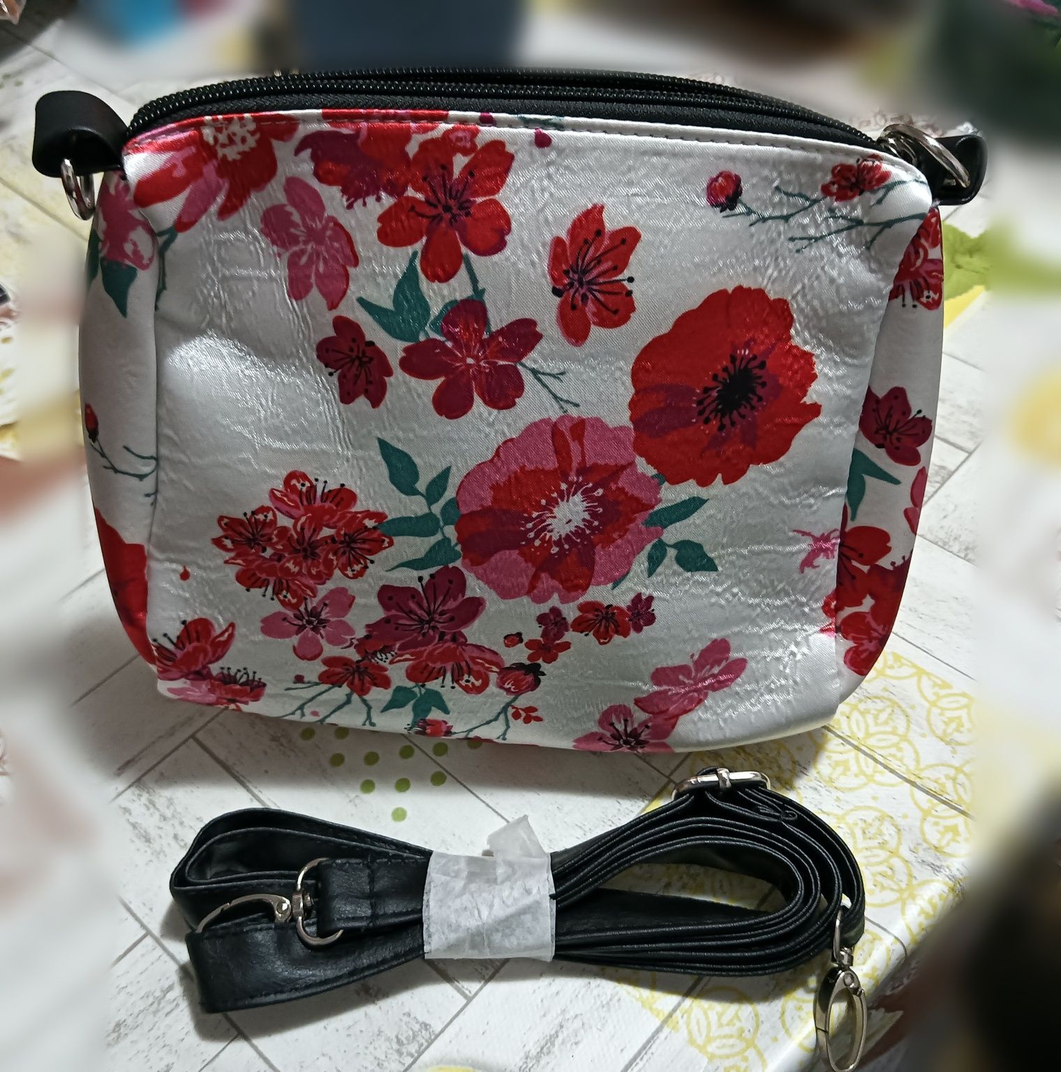 Bolsa (ver descrição e foto de cada)