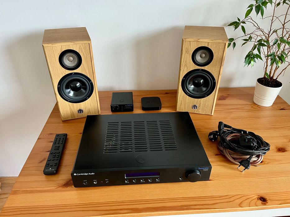 ZESTAW AUDIO Cambridge Topaz AM10 Pylon Topaz DacMagic Apple TV WiFi