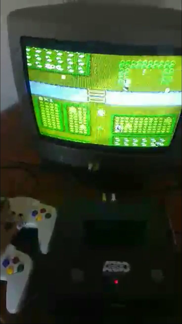 Consola com 84 jogos+ televisão