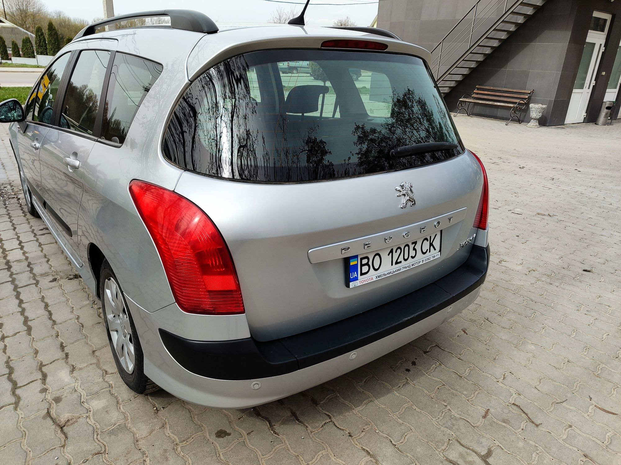 Пежо 308 SW Peugeot 2011 рік 1.6 HDI