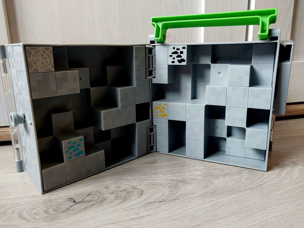 Minecraft box walizka kolekcjonerska na figurki zestaw