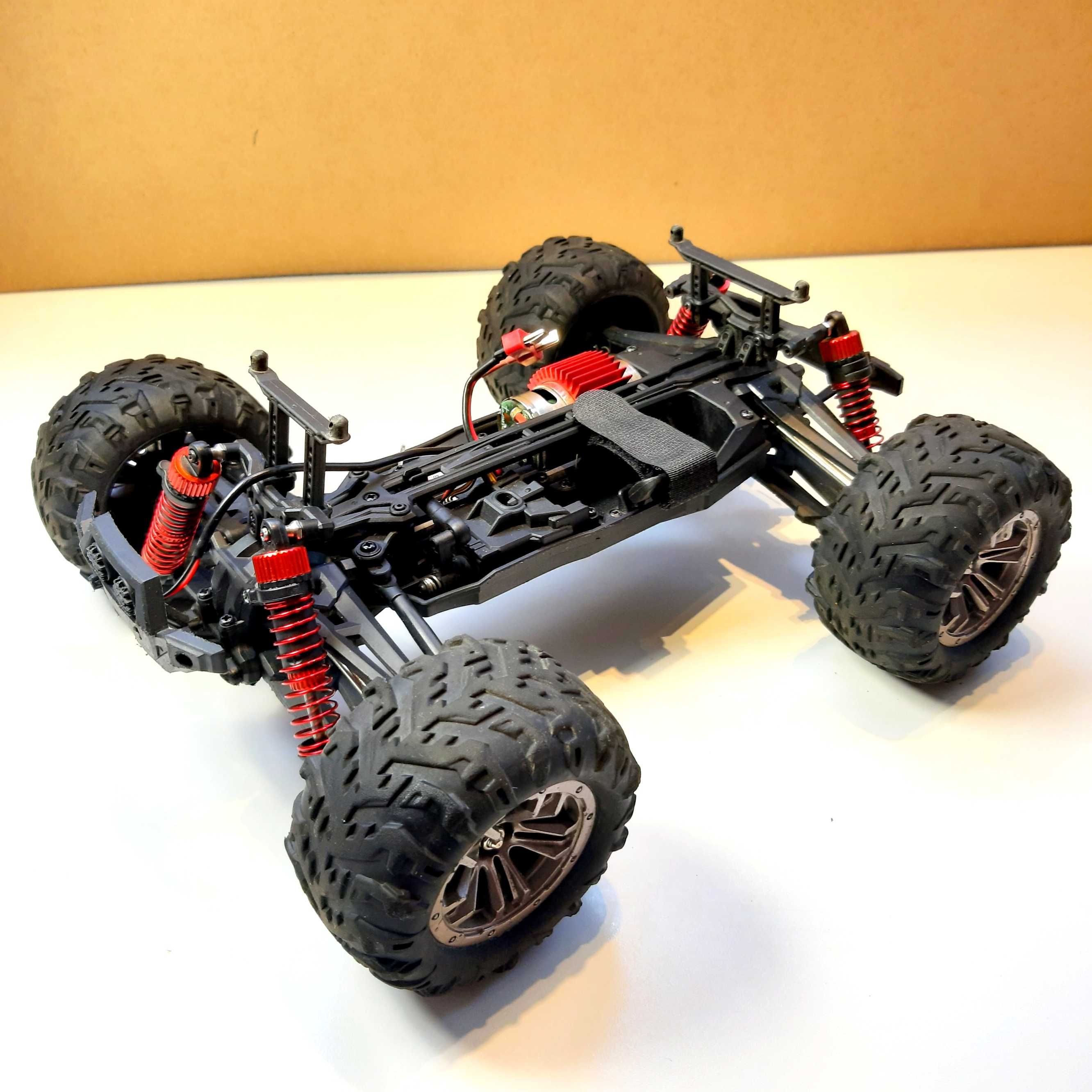 Carro RC  Yoncher YC200  1/16  80€