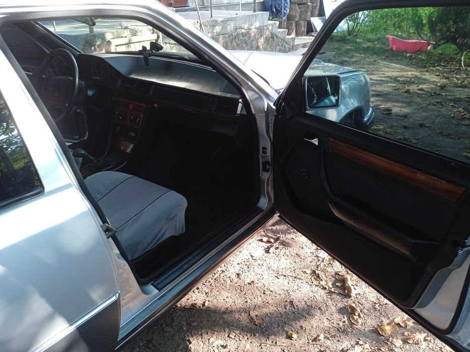 Mersedes 124 E-cla