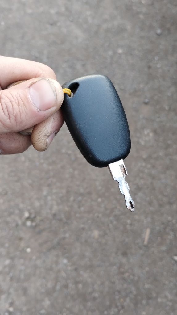 знайдено ключі від а/м Рено Renault
