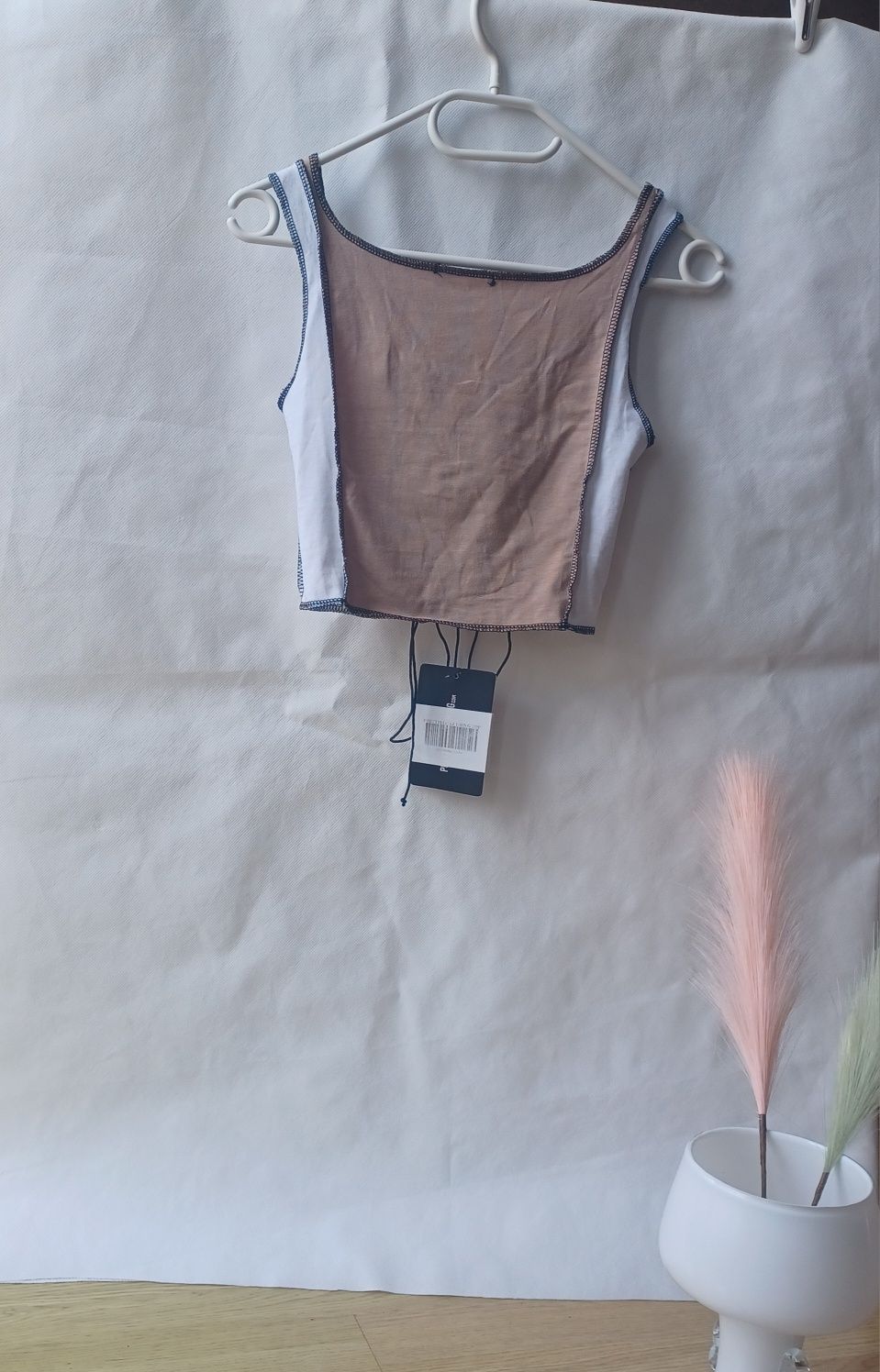 Pretty Little Things bluzka koszulka crop top sznurki XS 34 sznurowany