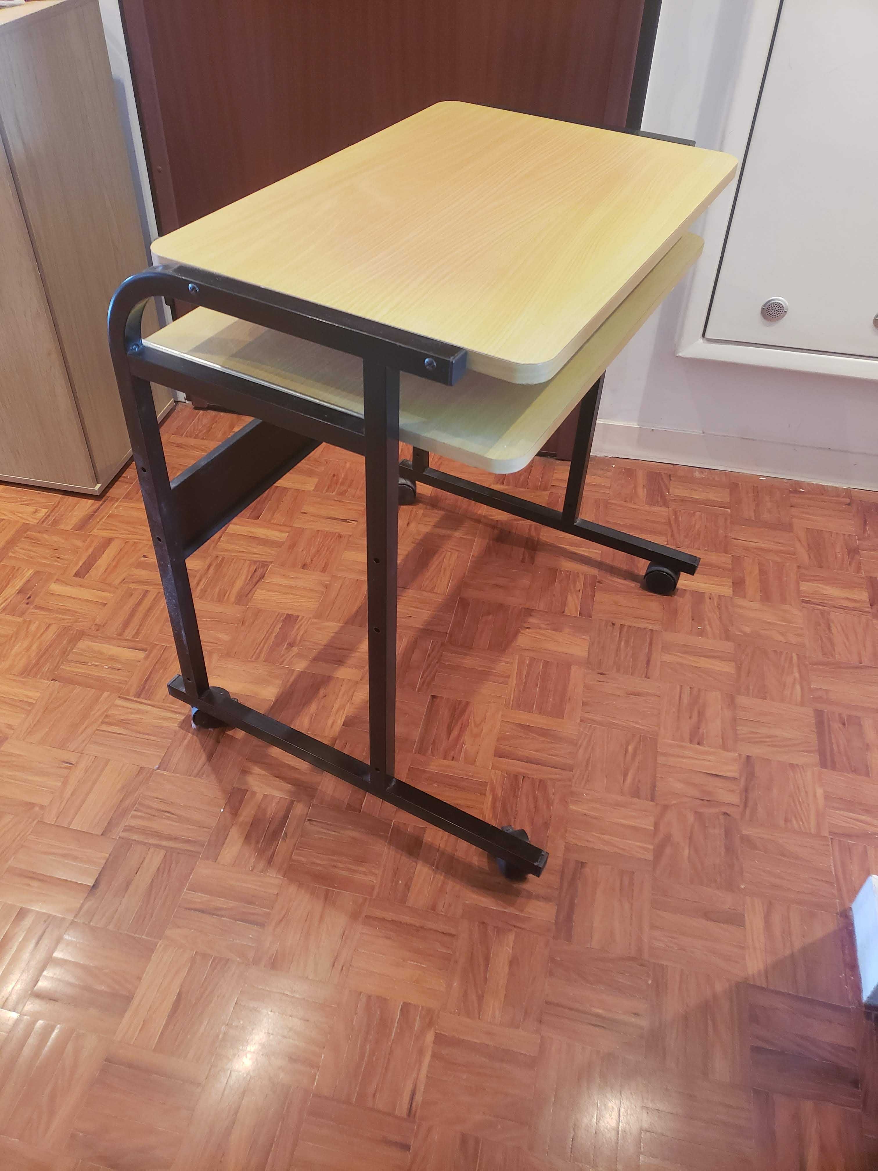 Secretária para computador