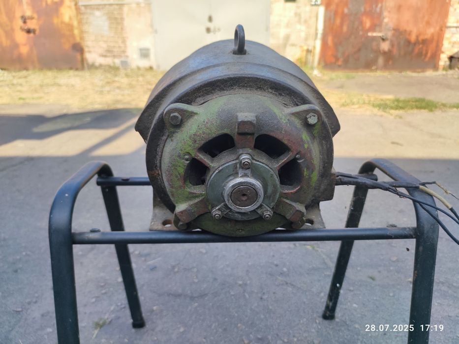 Електродвигун 2,2 кВт/ 1430 об.хв/28 мм