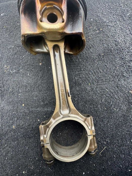 Tłok - korbowód Opel Astra Insignia 1.6 turbo SIDI LWC po 2013 roku