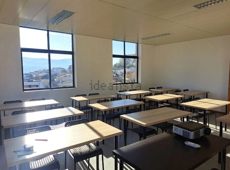 Loja escritório arrenda-se