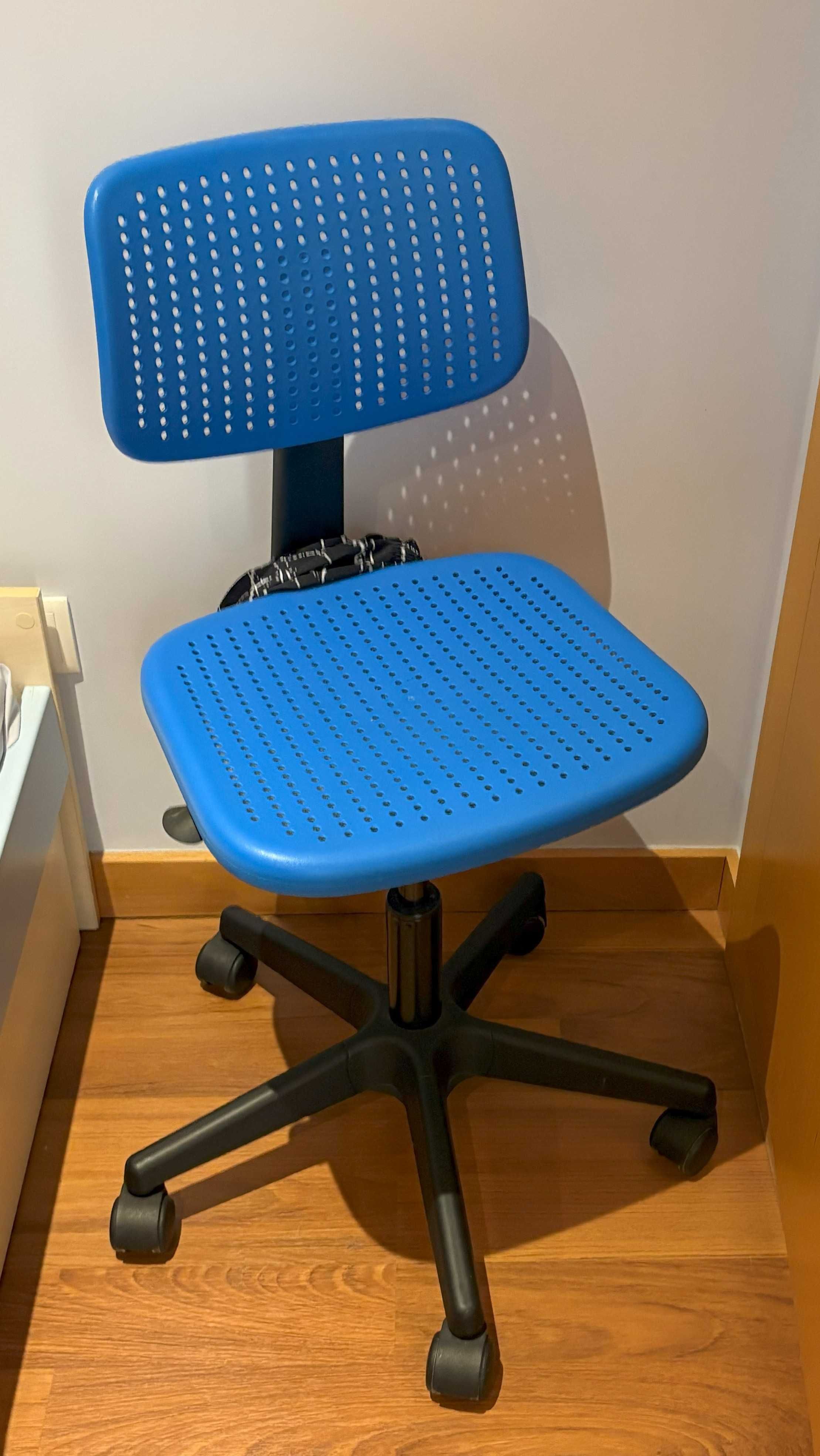 Cadeira de secretária de criança Ikea