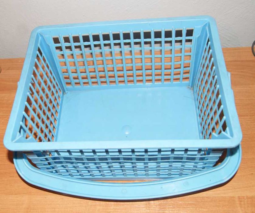 Koszyk plastikowy z rączką niebieski PRL