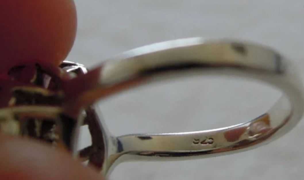 Różowy szafir rubin pierścionek srebrny 925 kamienie r. 13
