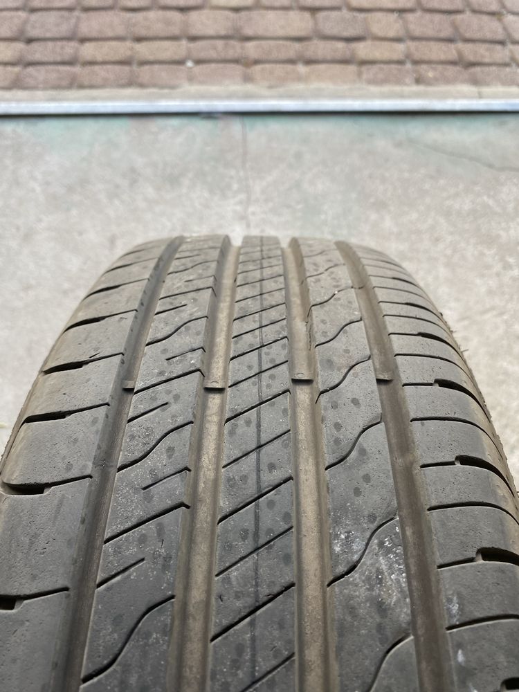 GoodYear 205/60R16 EfficientGrip Performance 2