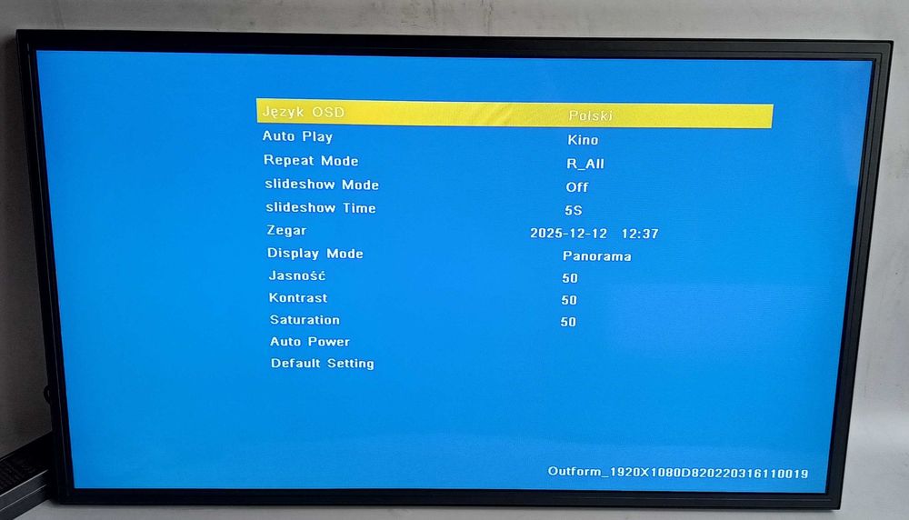Monitor multimedialny LCD 32” 1920x1080p z pilotem wbudowane głośniki