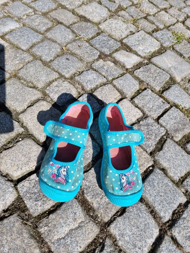 Kapcie do przedszkola rozmiar 30 CCC