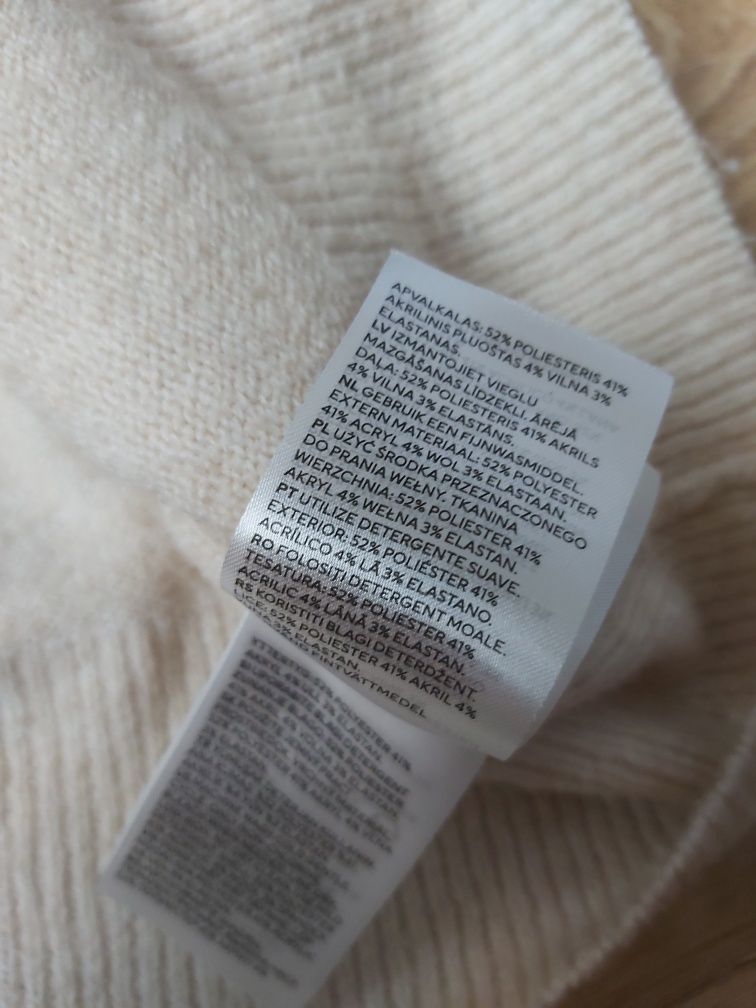 Zimowy sweter z wzorem
