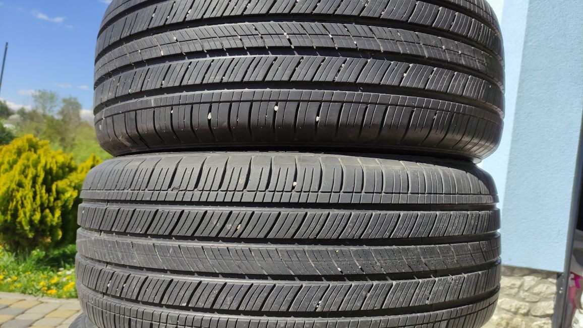 Продам комплект літніх шин 235 55 R17 MICHELIN