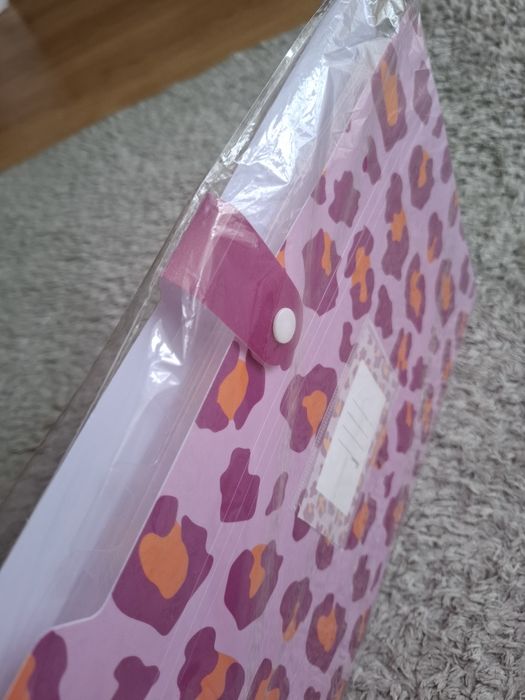 Nowa teczka a4 na zatrzask