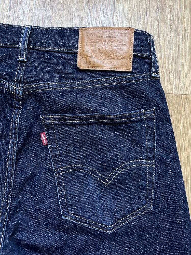 Джинси Levis 512 темно-сині розмір W30 L30