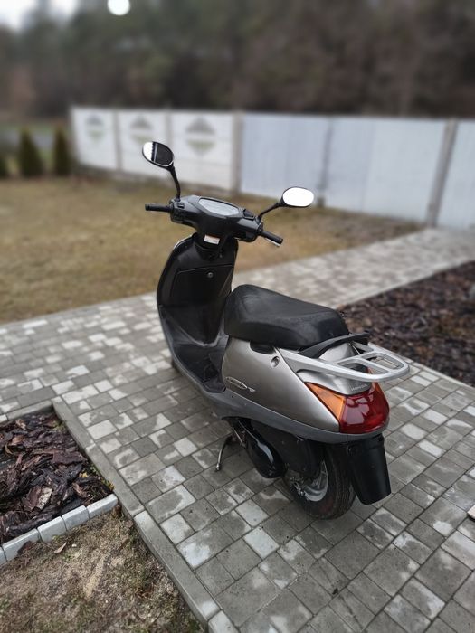 Honda AF48 Lead скутер