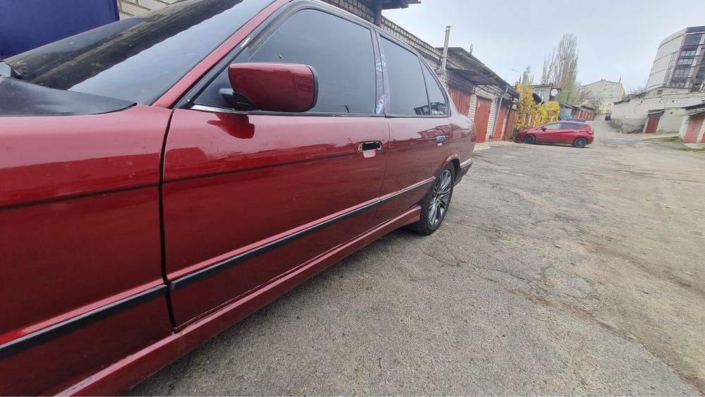 Двери бмв е34 в хорошем состоянии