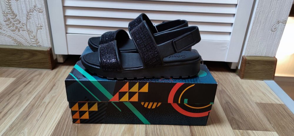 Сандалі skechers