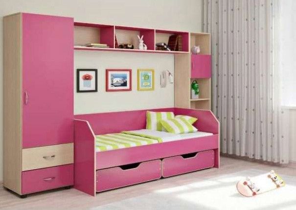 Ліжко в спальню .