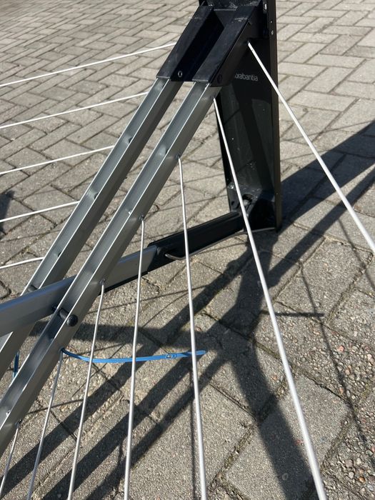 Brabantia WallFix 24m – suszarka ścienna składana