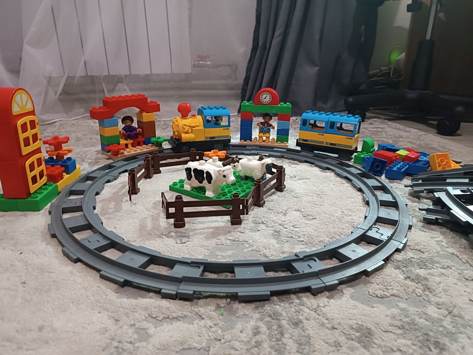 Конструктор потяг. Лего.