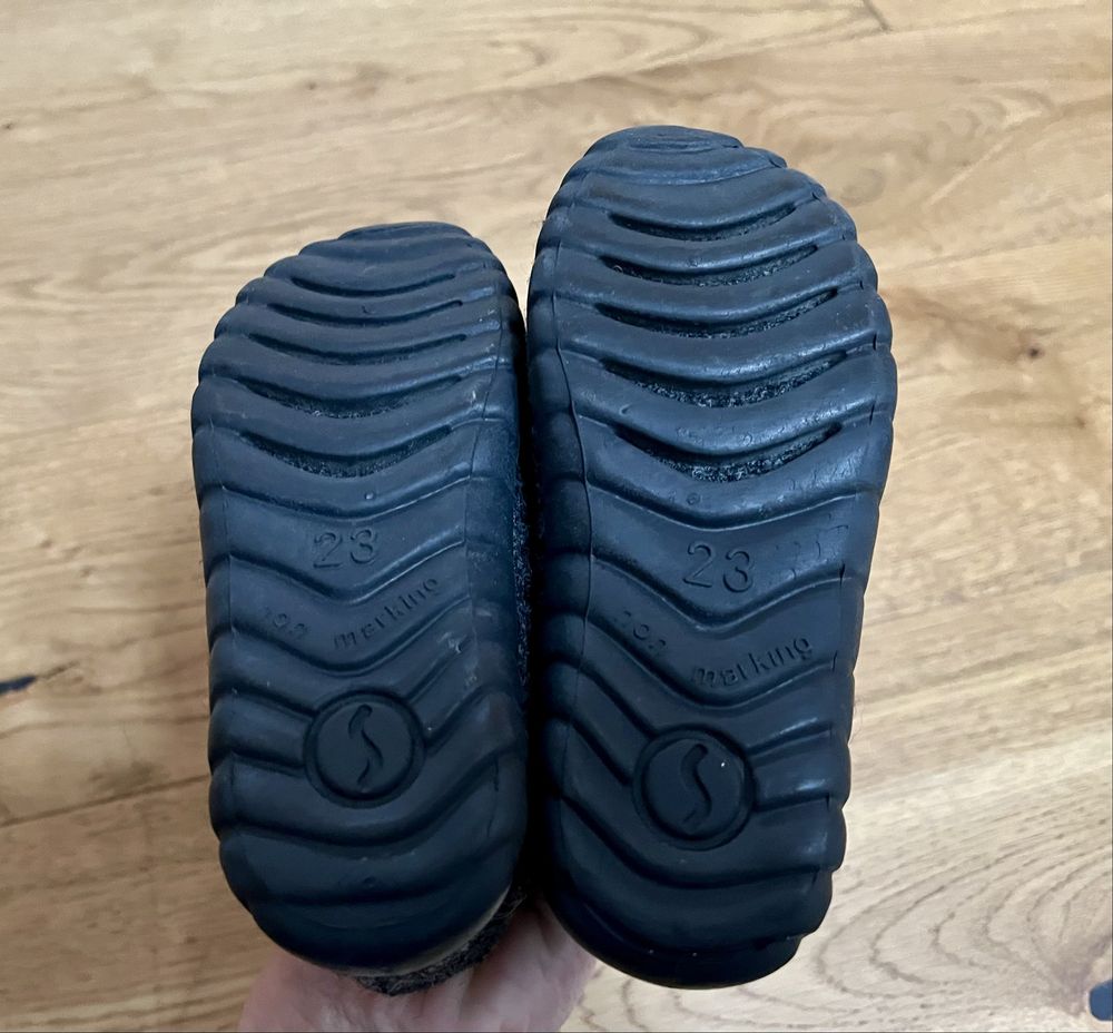 Wełniane kapcie liski Superfit 23