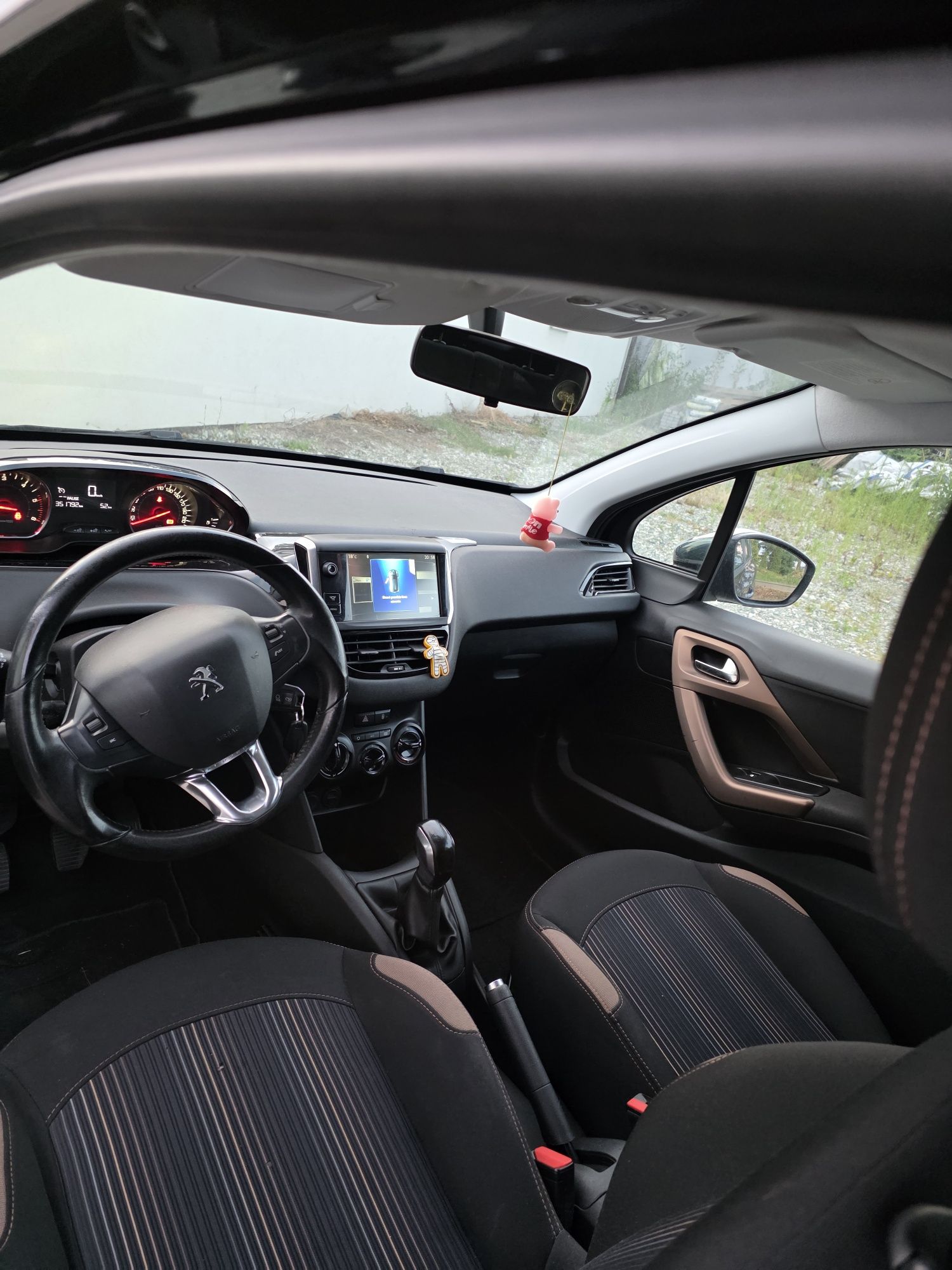 Peugeot 208. 2014 1.6 hdi