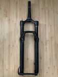 Rock shox revelation 150мм хід 18,5 шток debon air charger + компресія