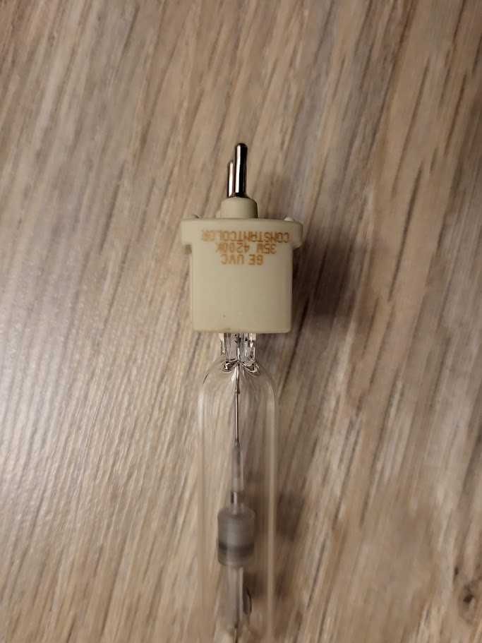 Lampa żarówka metalohalogenkowa GE 35W G12 230V 4200K