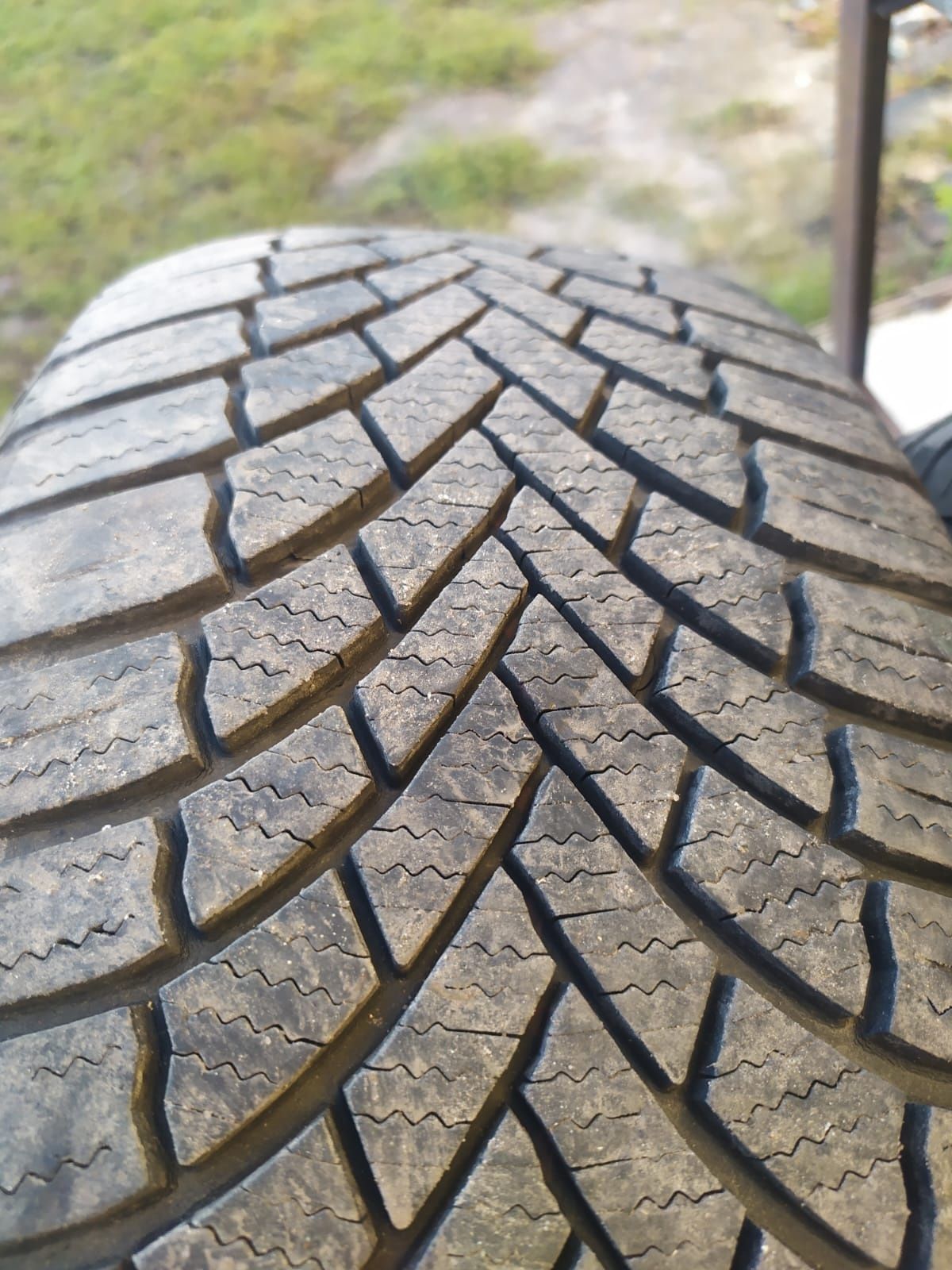 Продам два колеса Bridgestone Blizzak 205/55 R16