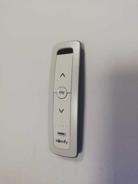 Pilot Somfy Situo 5 io Actic II do rolet markizy pergoli
