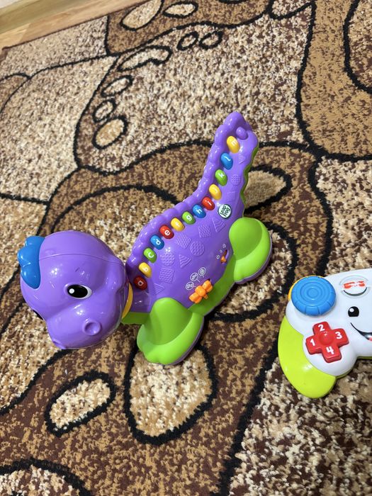 Интерактивный динозавр и пульт на английском языке